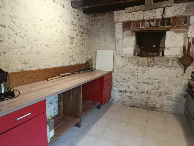 La cuisine d'été, ses plans de travail et son four